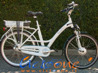 Bici elettrica Chiara colore bianco