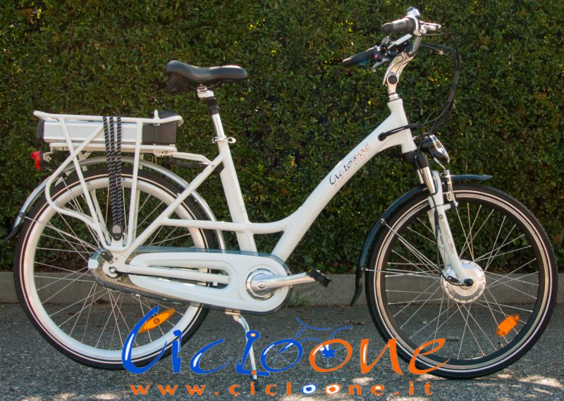 Bici elettrica Chiara colore bianco