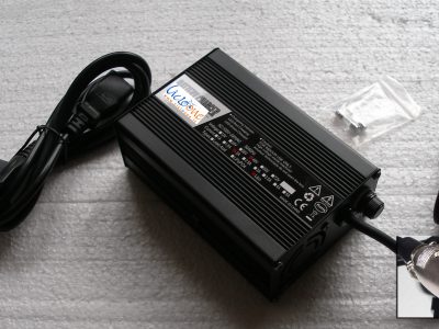 caricabatterie litio 36V 4 pin maschio