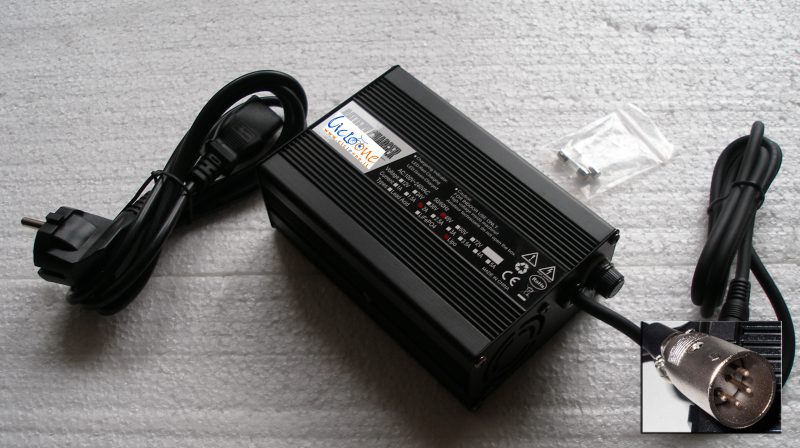 caricabatterie litio 36V 4 pin maschio